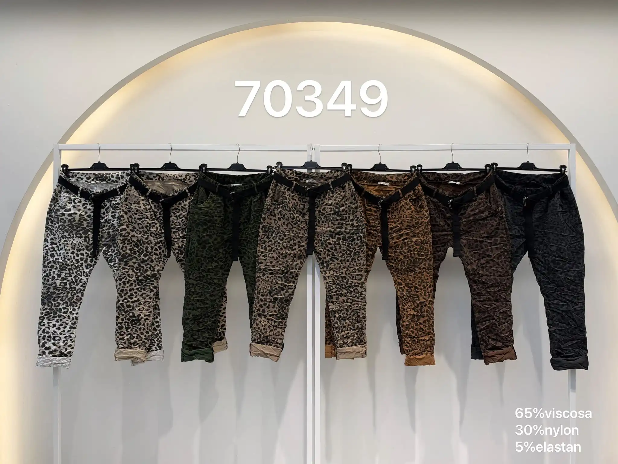 Loose jogger nohavice s motívom
