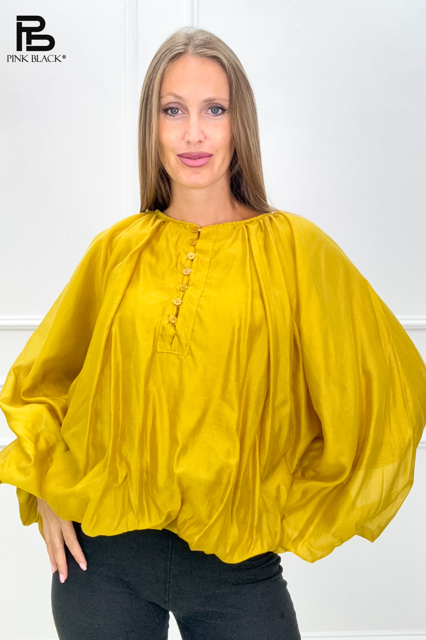 Oversize blúzka s nariaseným výstrihom
