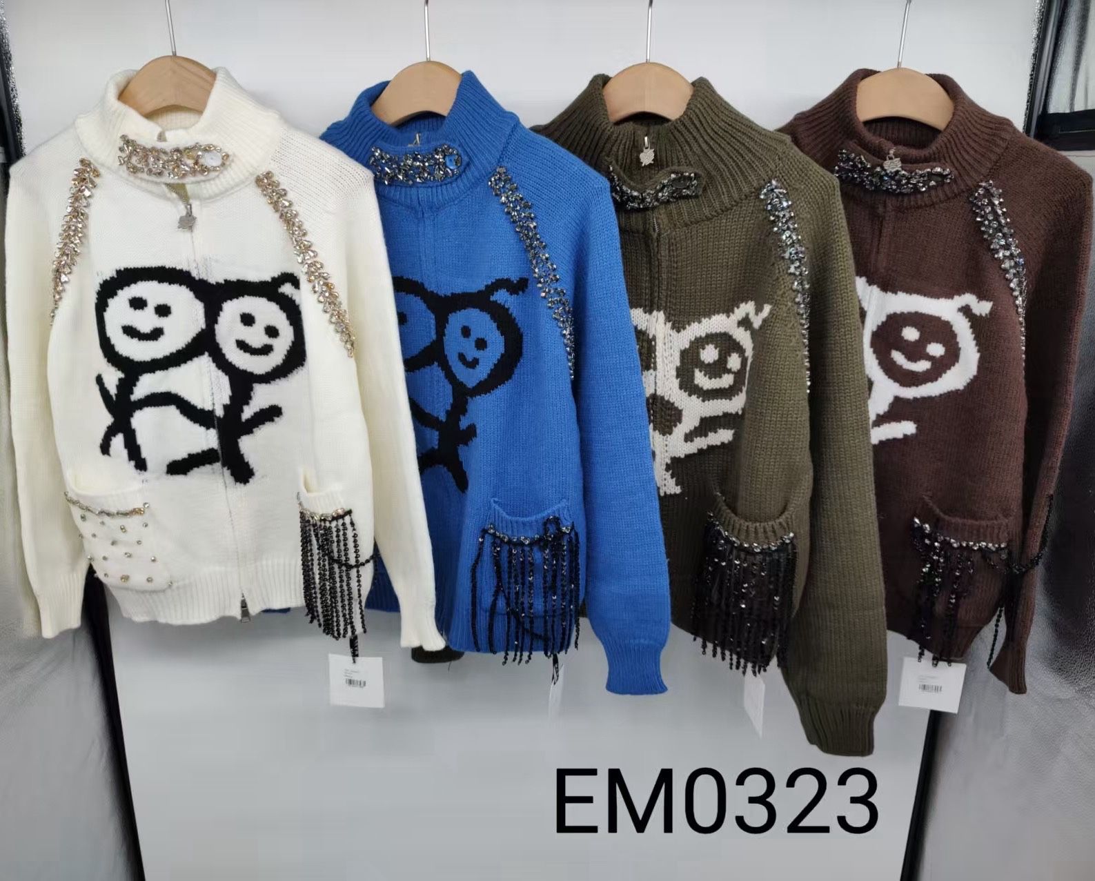 Cardigan s Rolákom a Výšivkou