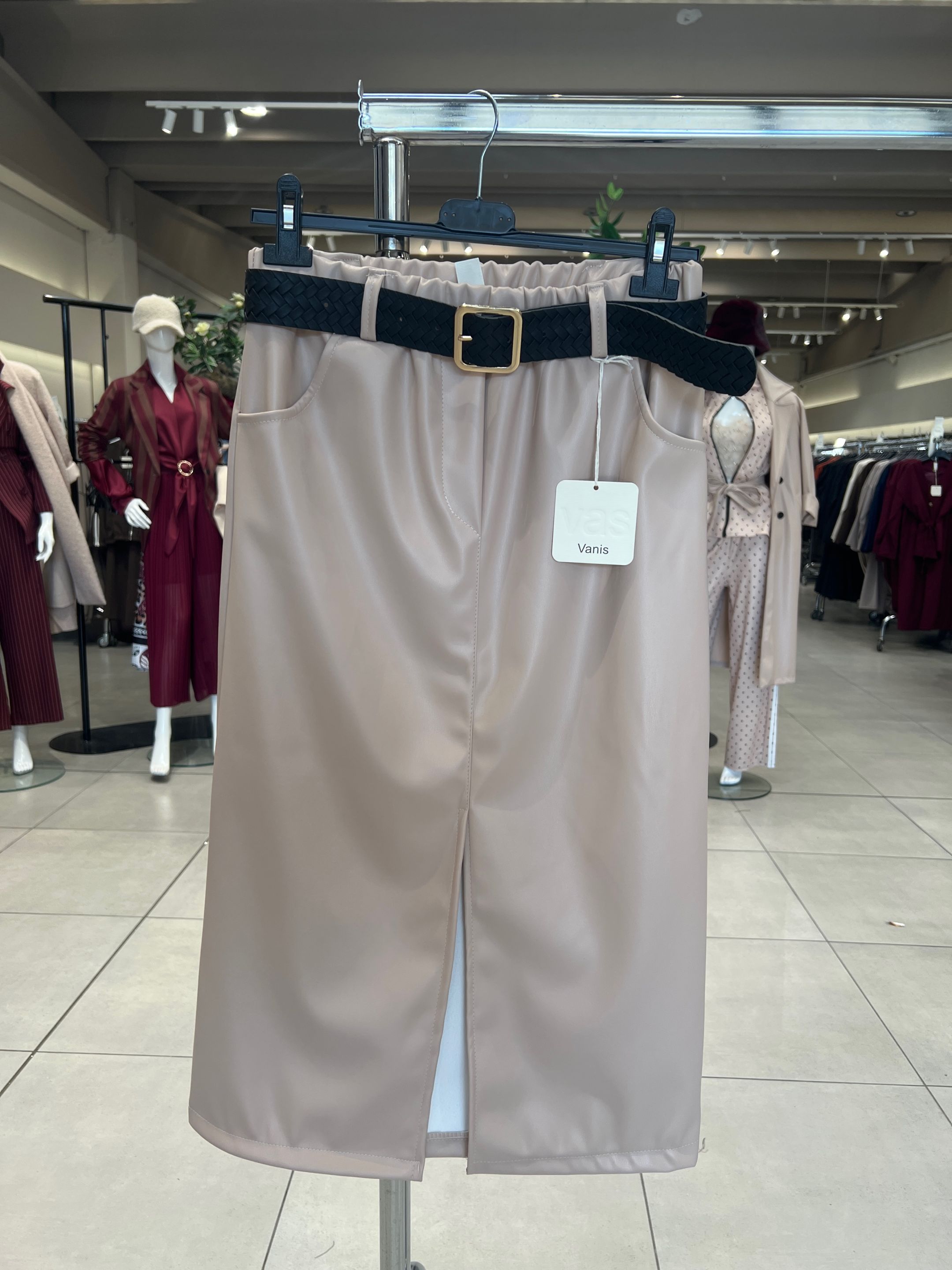Midi puzdrová sukňa s opaskom
