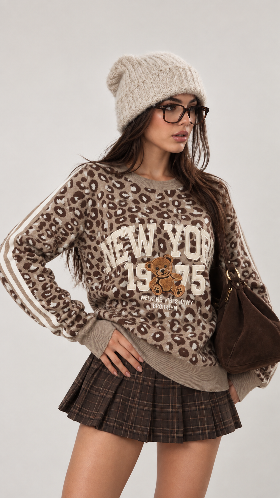 Voľný sveter s výšivkou