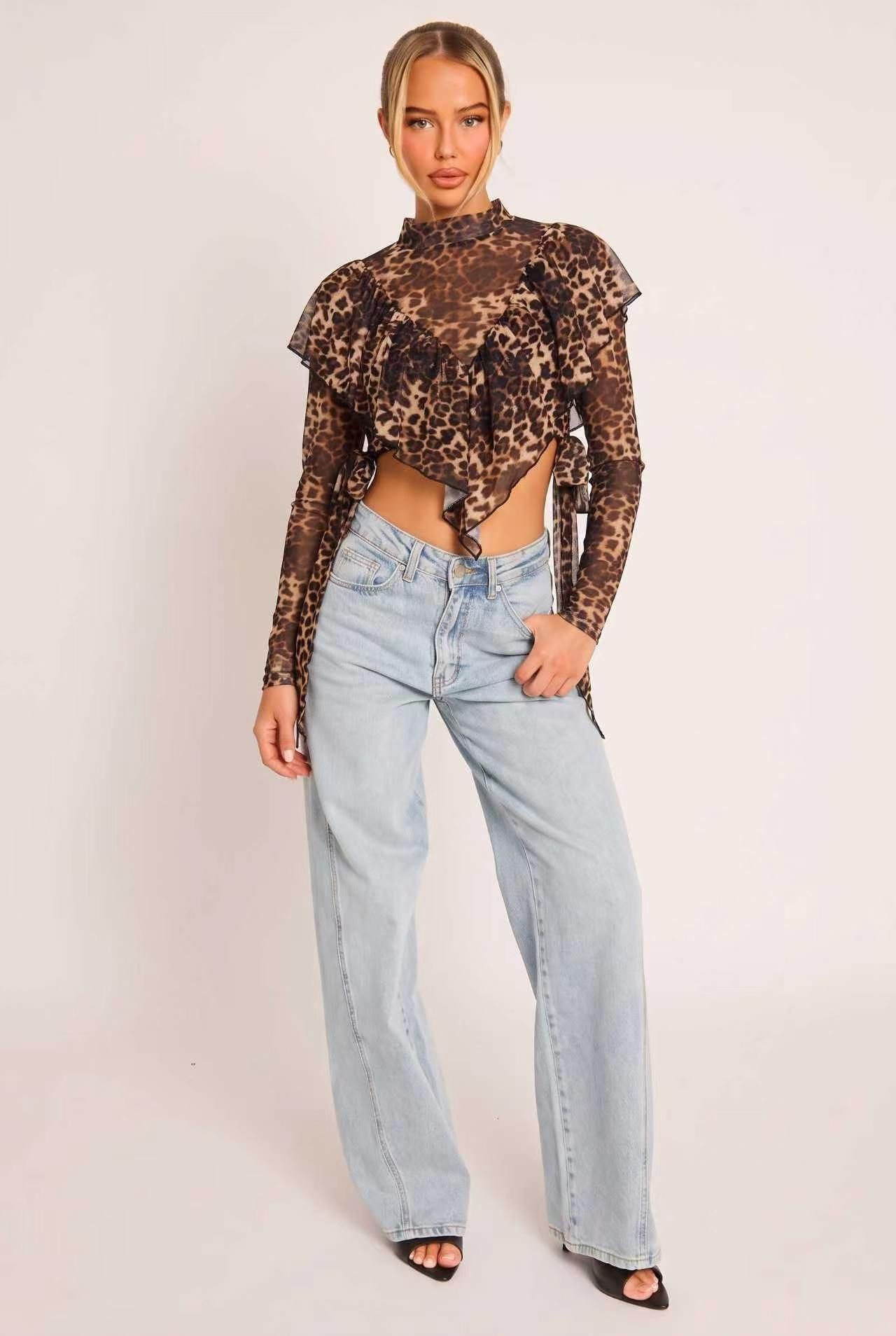Cropped top s volánmi