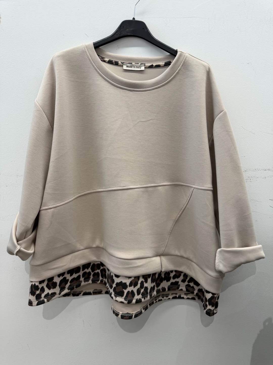 Oversize mikina s asymetrickým lemom